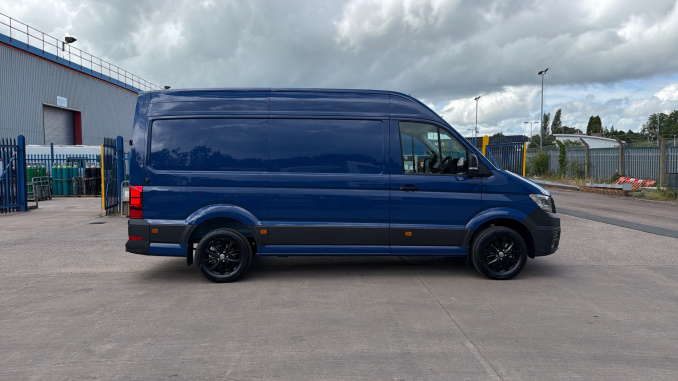 Volkswagen Crafter Cr35 Mwb Diesel Fwd 2.0 TDI 140PS Commerce Plus High Roof Van - Image 4